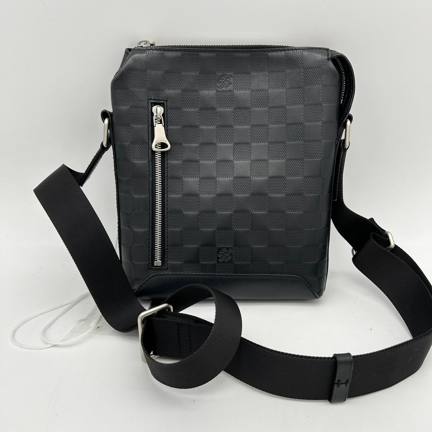 Louis Vuitton Black Damier Infini Leather Discovery Messenger LA31895