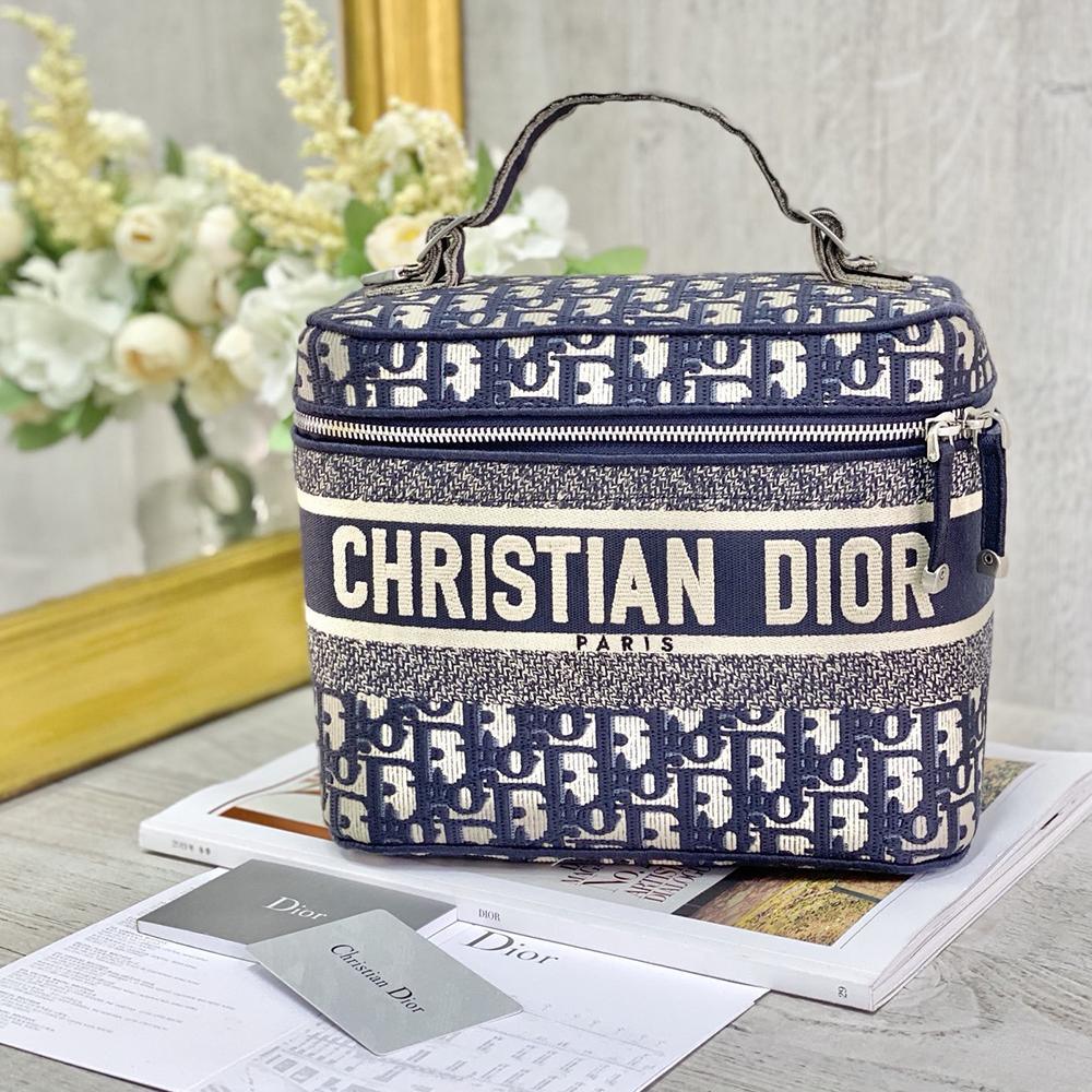 DIORTRAVEL VAN CASE