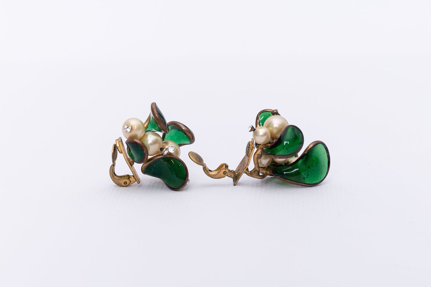 Boucles d'oreilles en pÃ¢te de verre Chanel (AttribuÃ©es Ã )