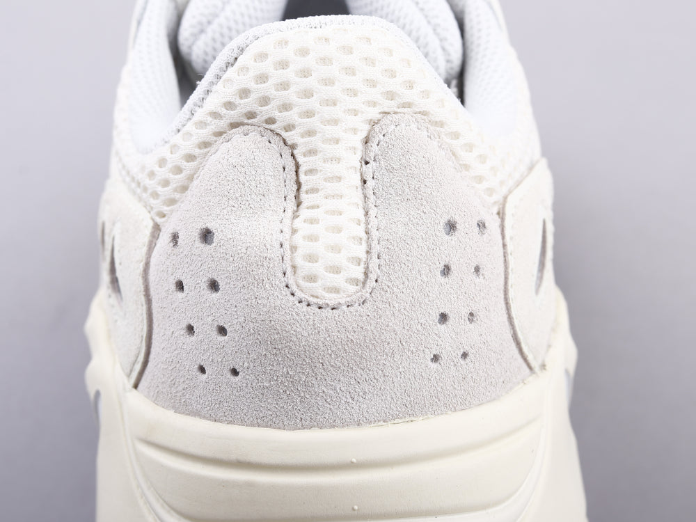 GLM - Yzy 700 Analog Beige Sneaker