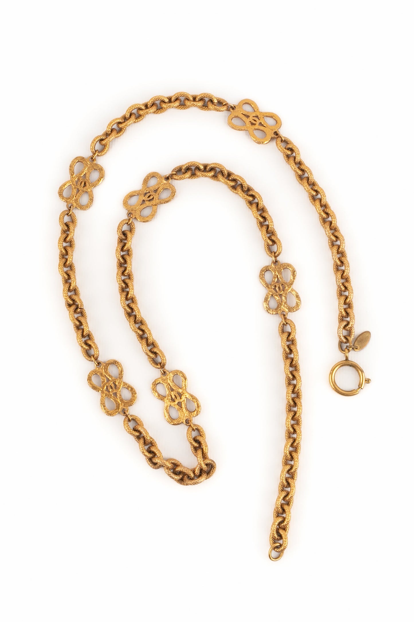 Collier dorÃ© Chanel