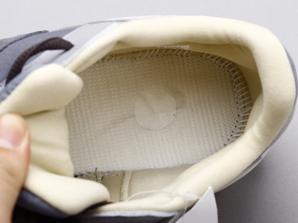 GLM - Yzy 700 Magnet Sneaker