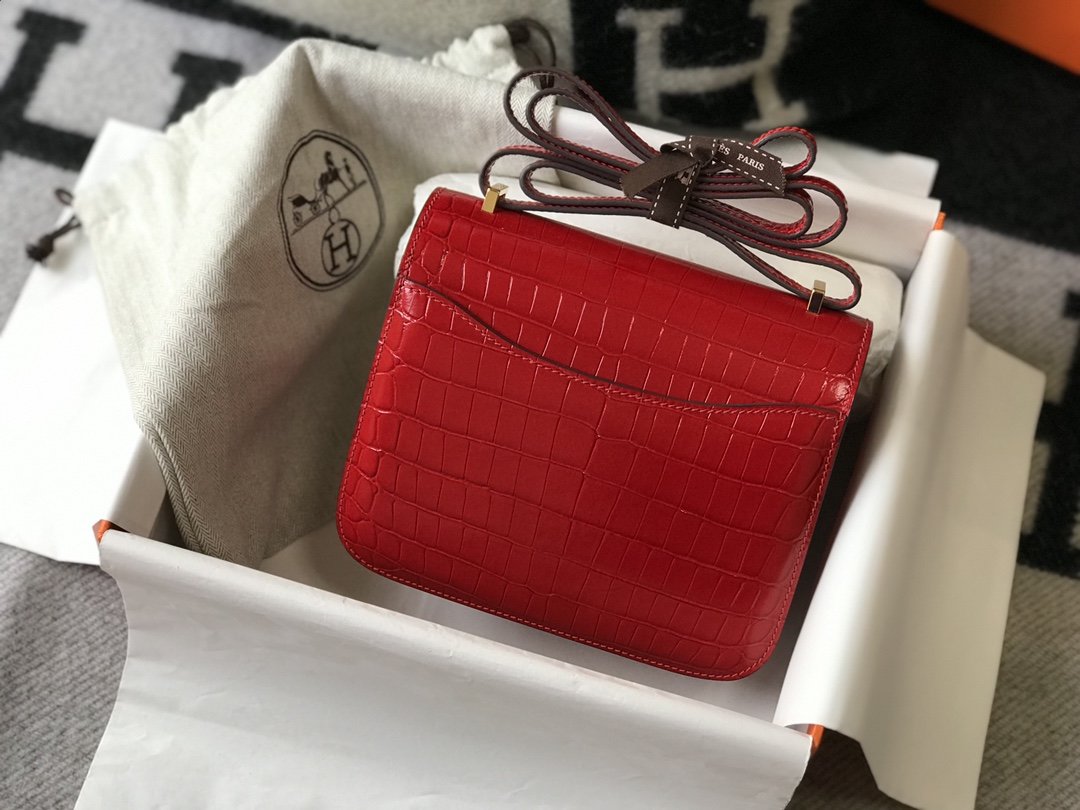 GLAMI Mini ConstanGLAMI Bag Red For Women Gold Color Hardware 7.1in/18cm