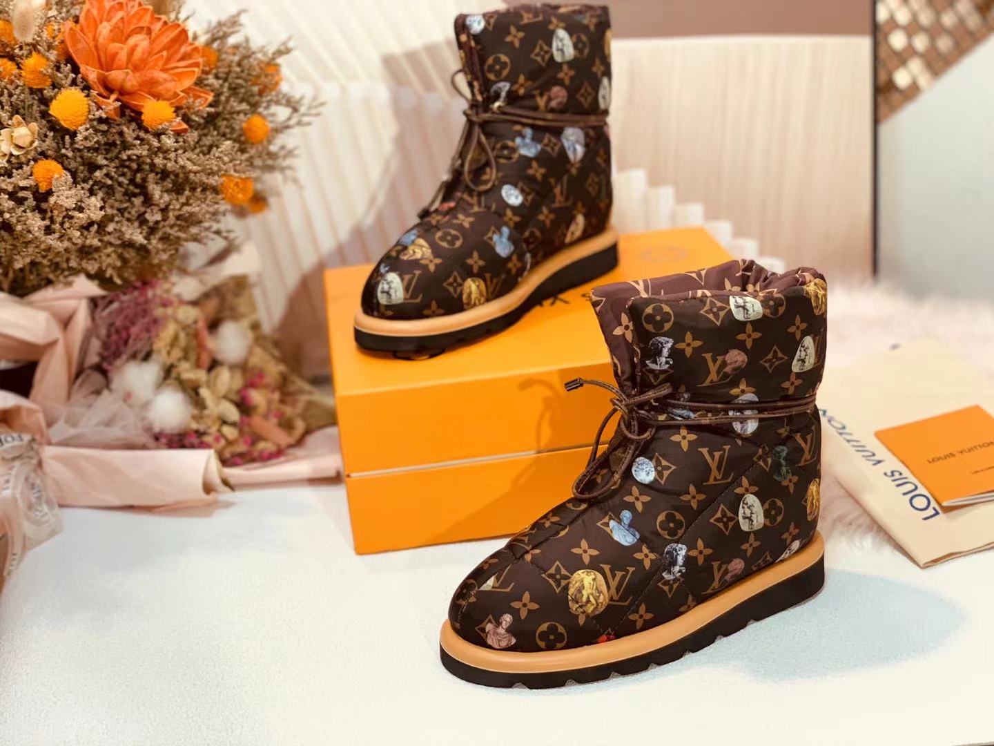 LV PILLOW COMFORT ANKLE BOOT GLMNOGRAM CANVAS