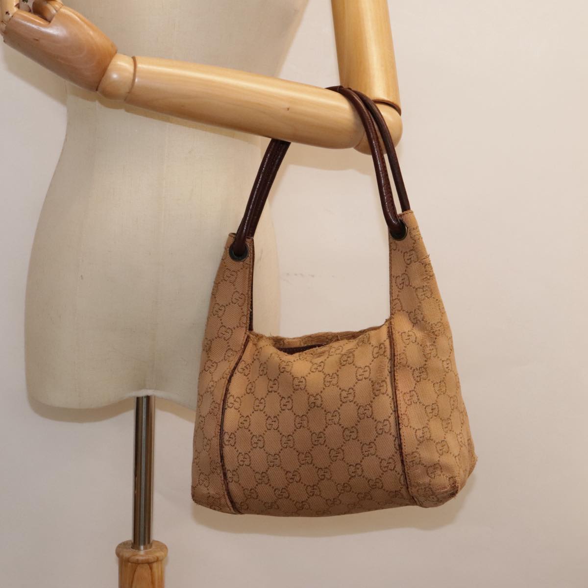 GUCCI GG Canvas Shoulder Bag Beige 101333 90471