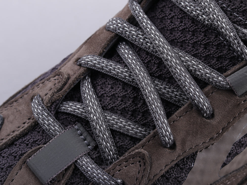 GLM - Yzy 700 Geode Sneaker
