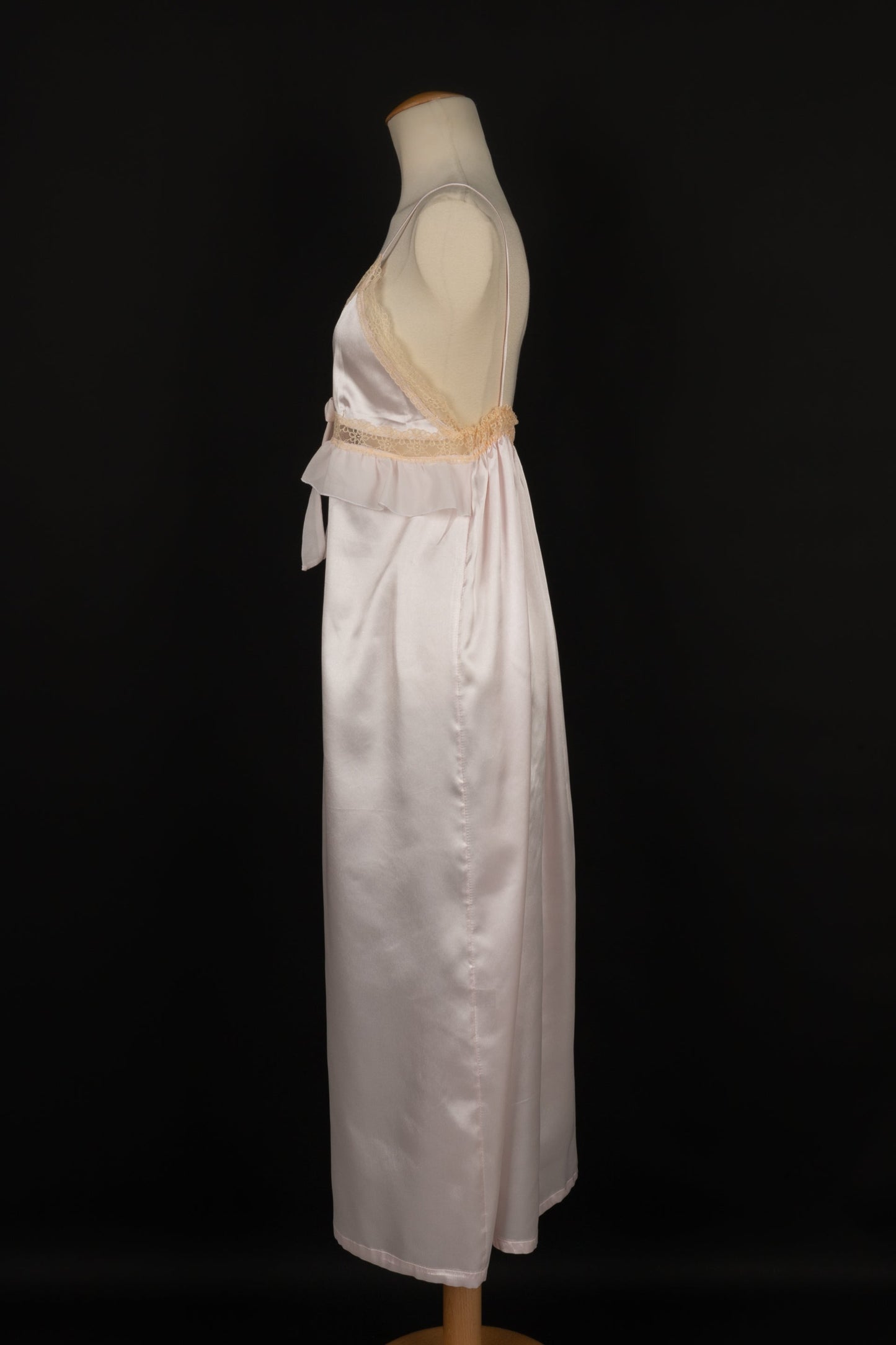 DÃƒÆ’Ã‚Â©shabillÃƒÆ’Ã‚Â© Nina Ricci