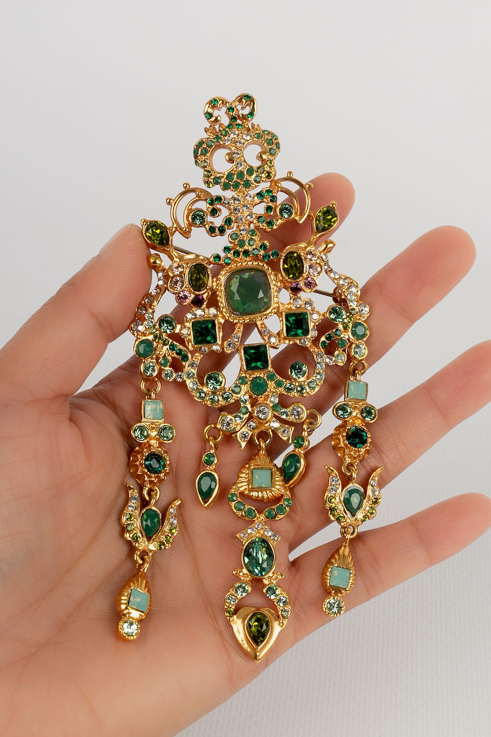 Broche Christian Lacroix