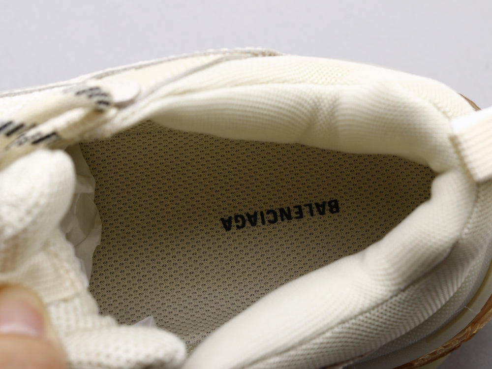 GLM - Bla 19SS Air Cushion White Sneaker