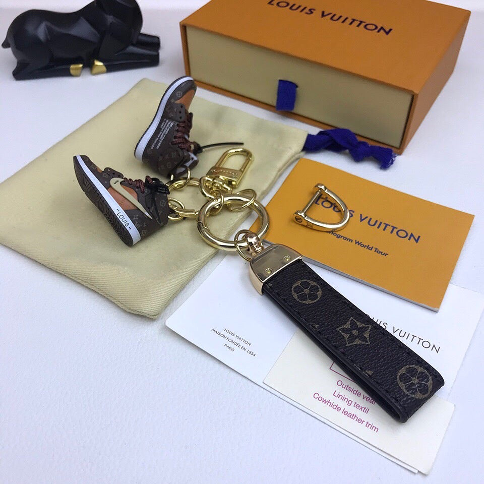 GLM - Top Quality Keychains LUV 009