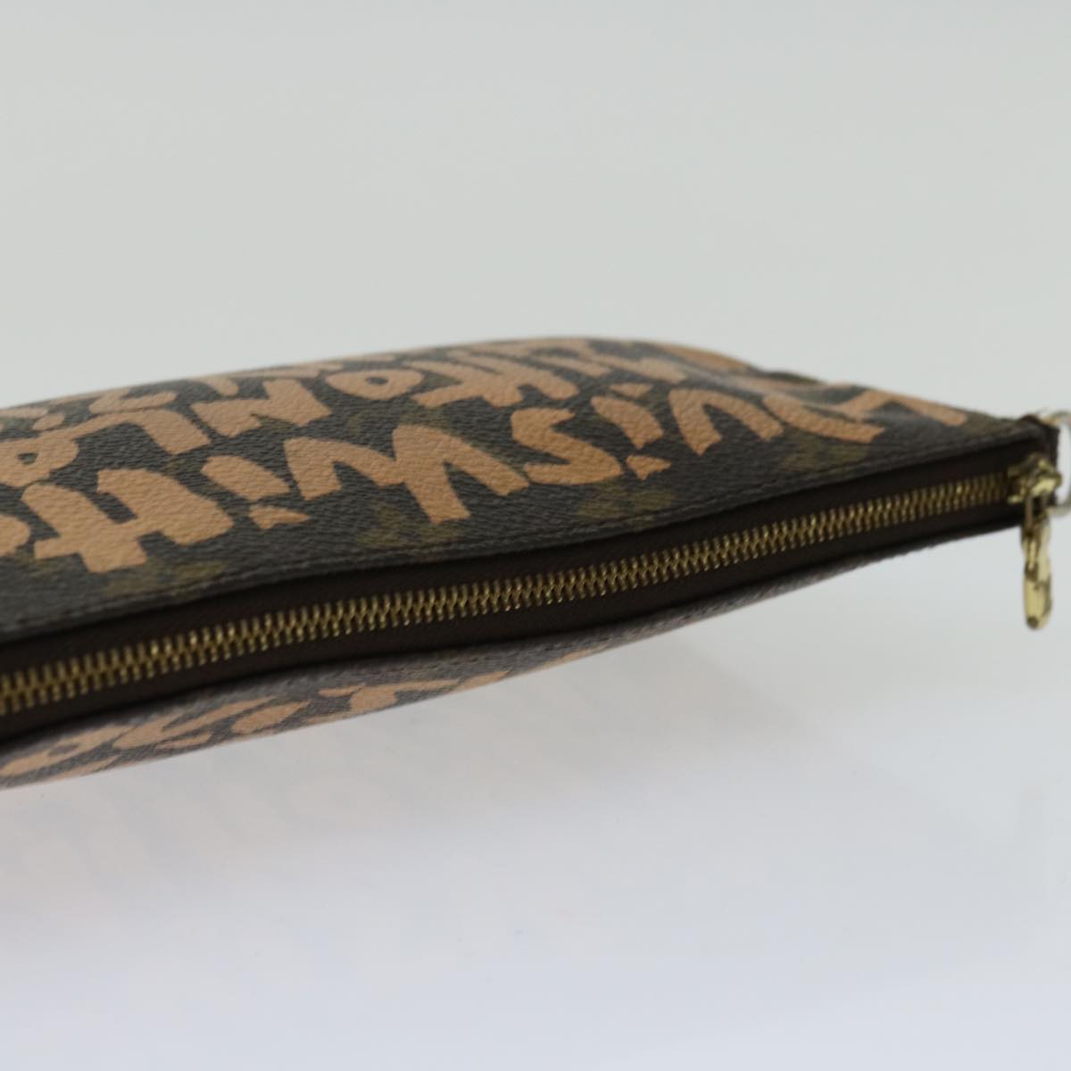 Louis Vuitton Pochette Accessoire  Canvas Clutch Bag ()