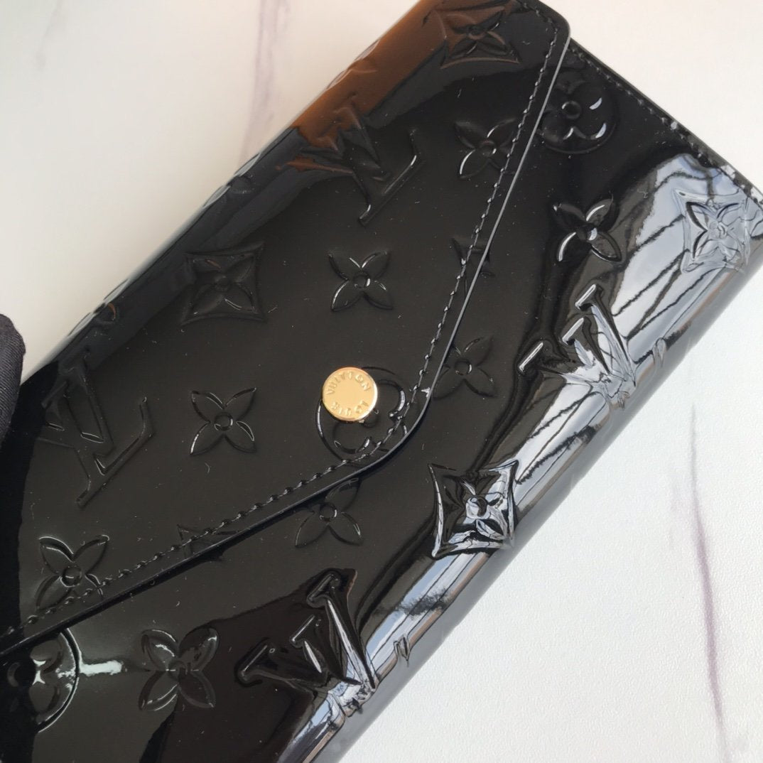GLM - Top Quality Wallet LUV 006