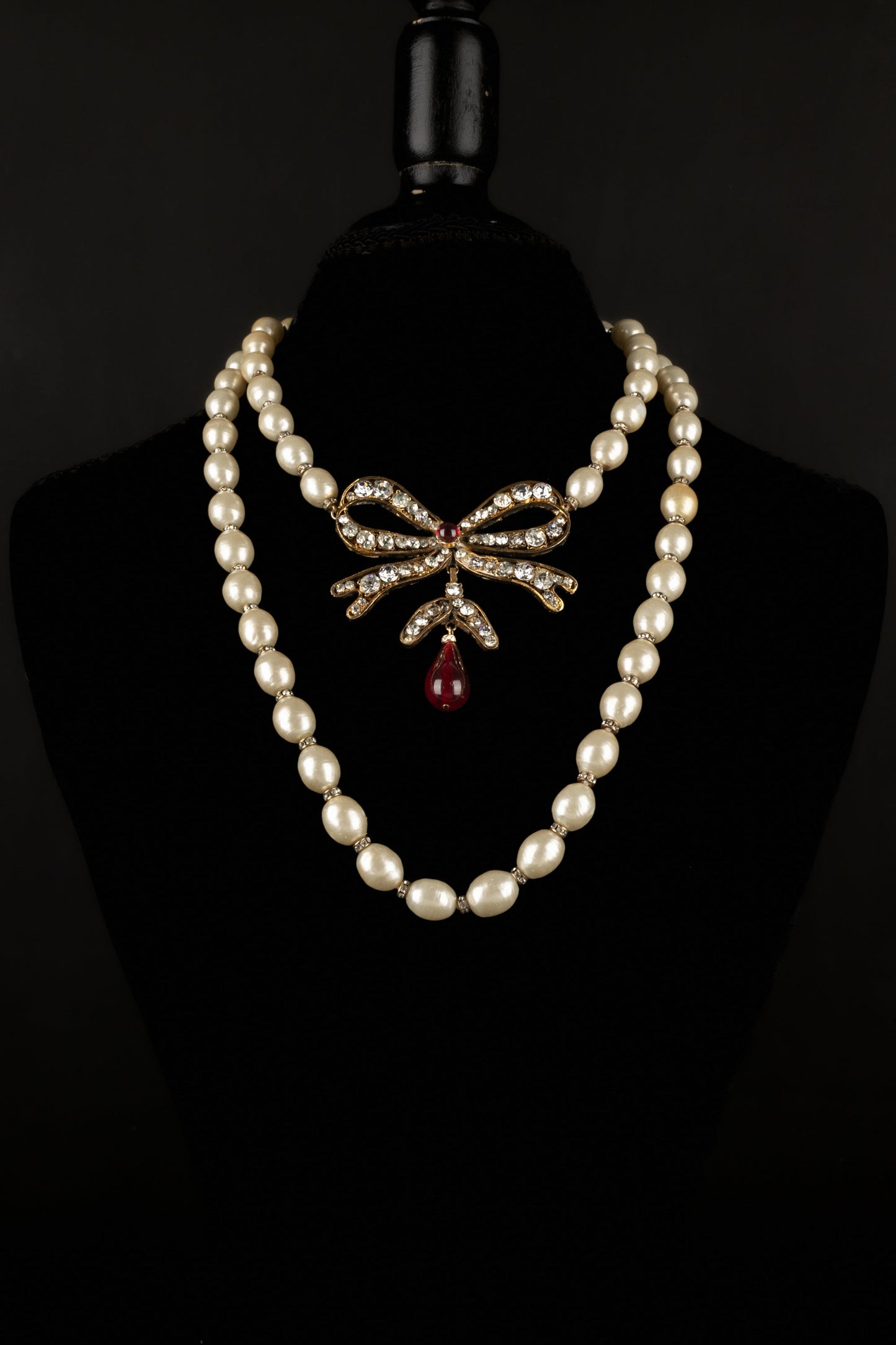Collier noeud Chanel