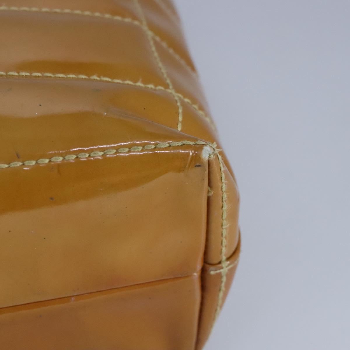 CHANEL Choco Bar Chain Shoulder Bag Patent leather Gold Beige CC 97452
