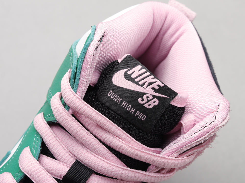 GLM - Inverted Celtic Black Pink Green