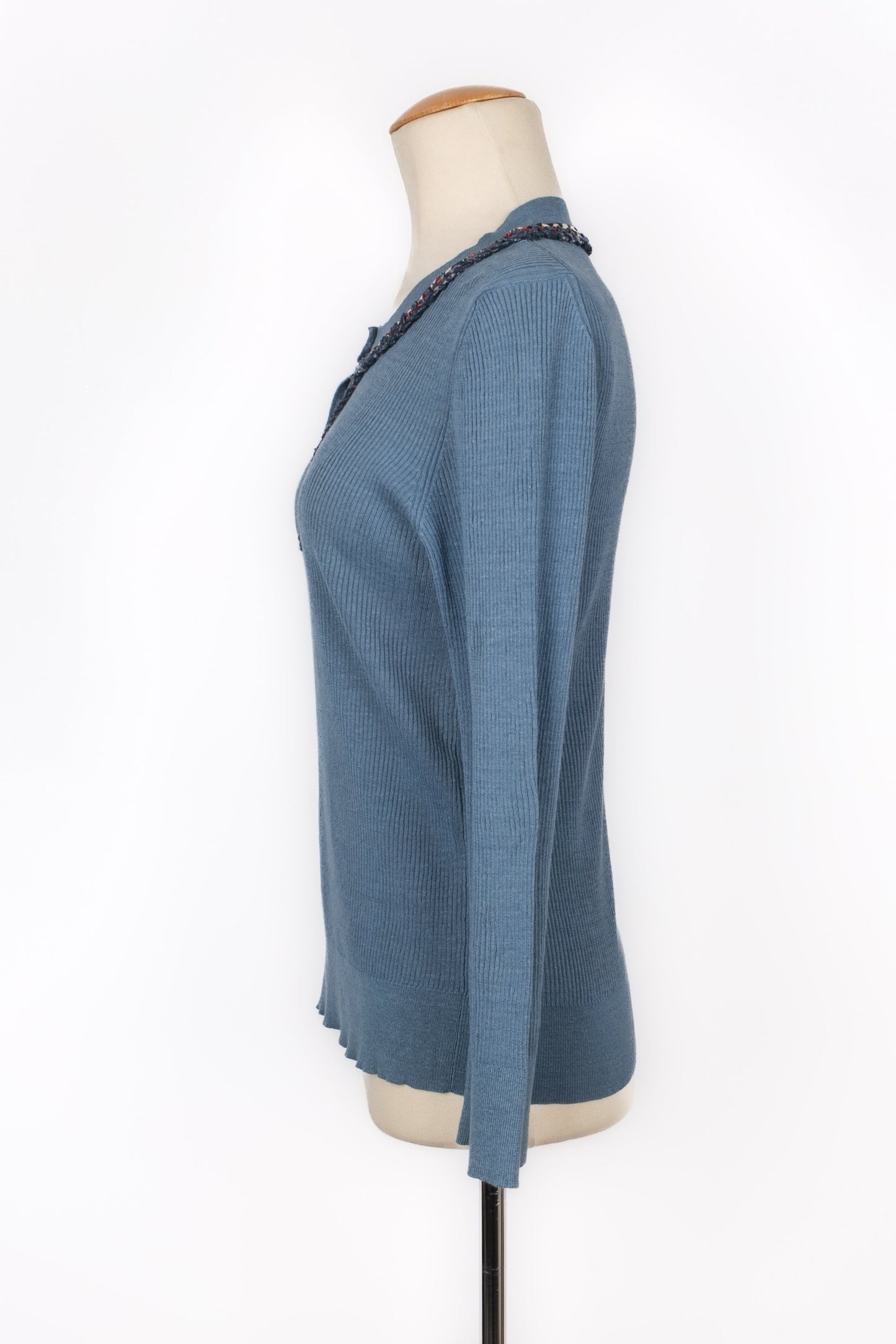 Haut bleu  Chanel