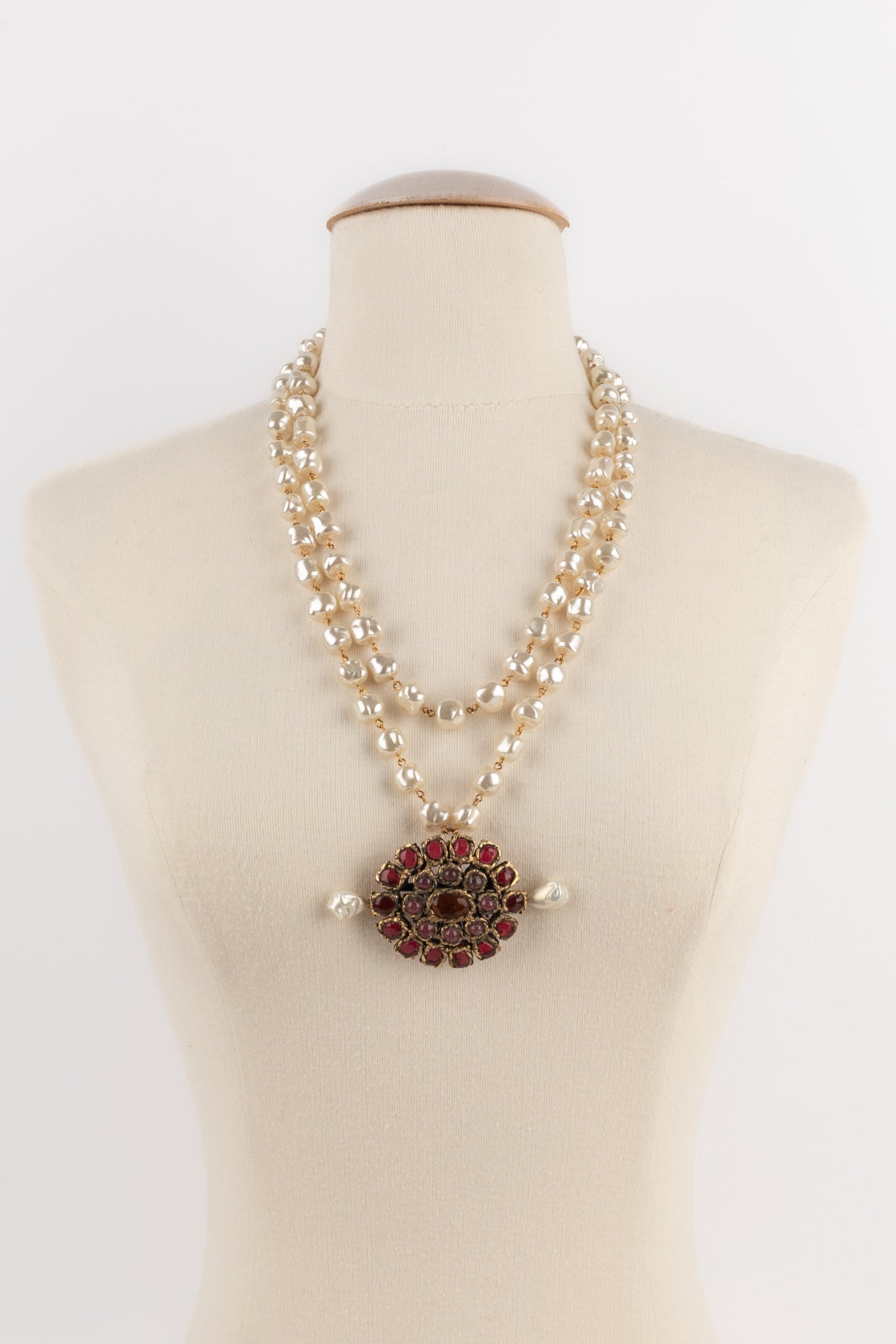 Collier pendentif Chanel 1984