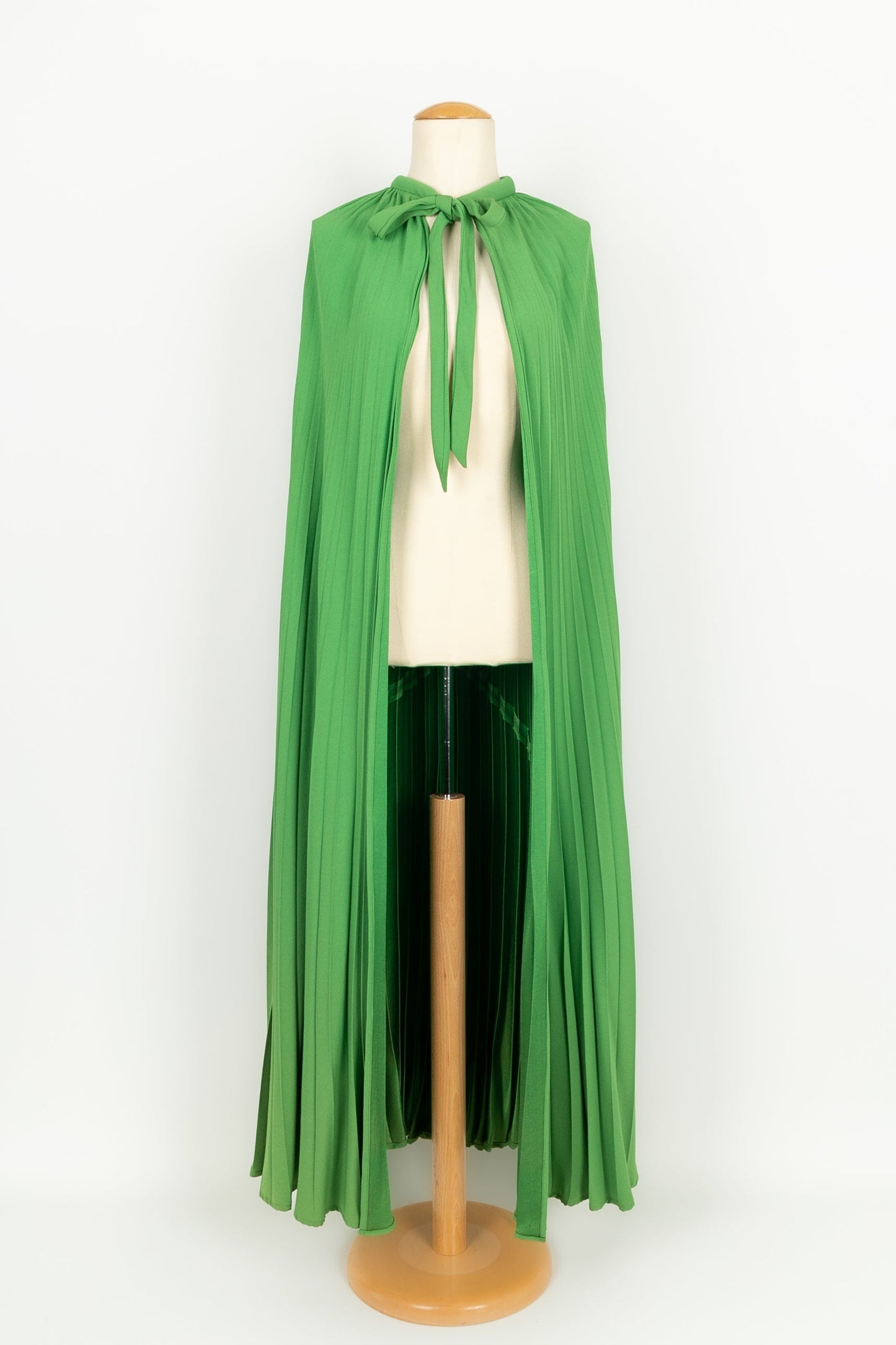 Robe et cape Azzaro