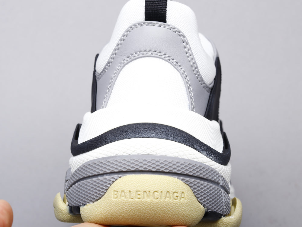 GLM - Bla Triple-S Black And White Sneaker