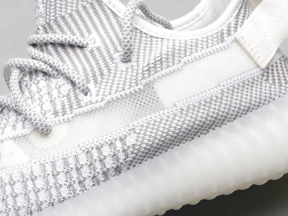GLM - Yzy 350 White Angel Sneaker