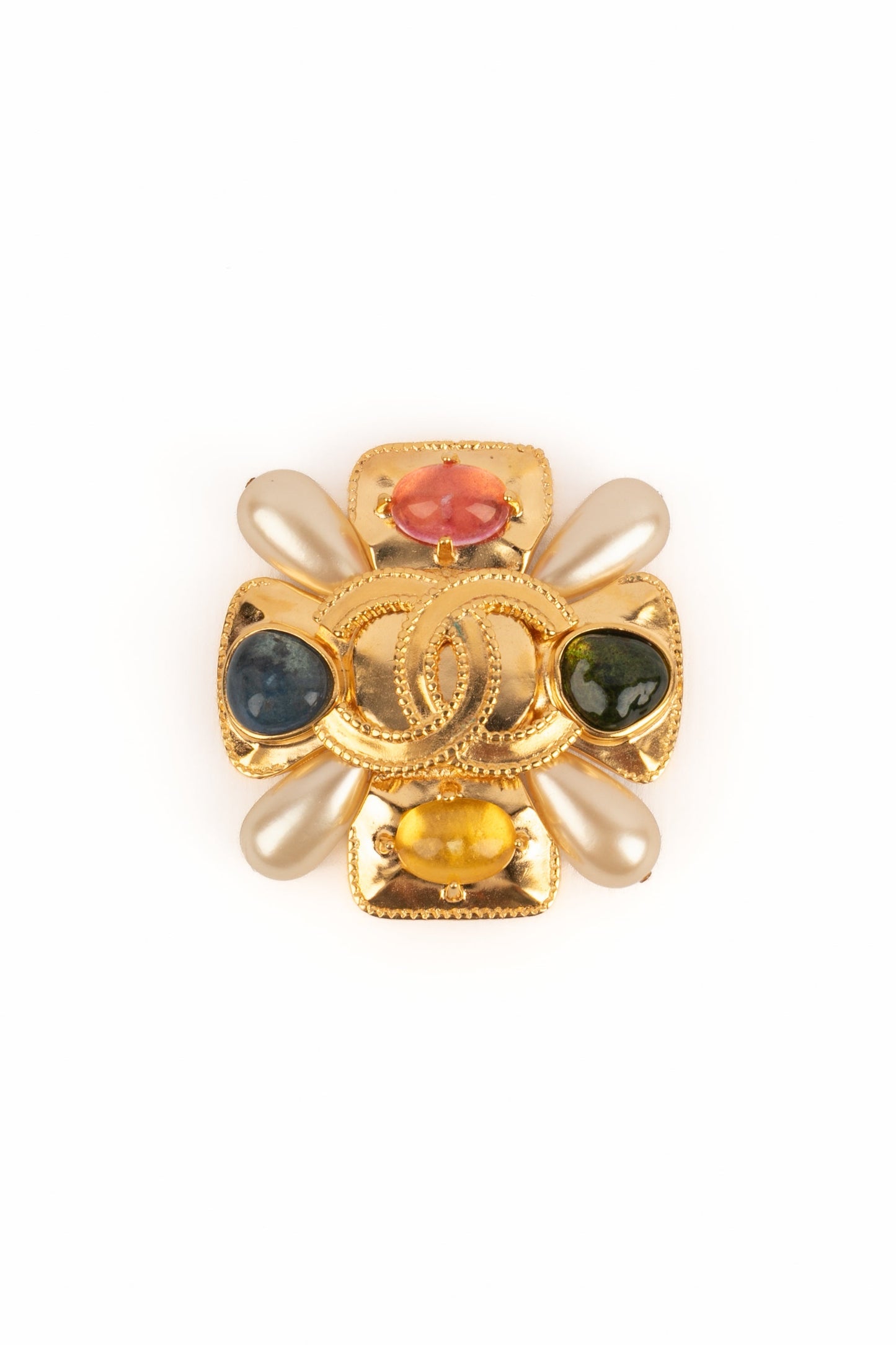 Broche croix Chanel