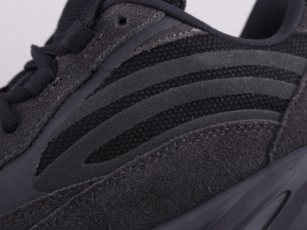 GLM - Yzy 700 Vanta Sneaker