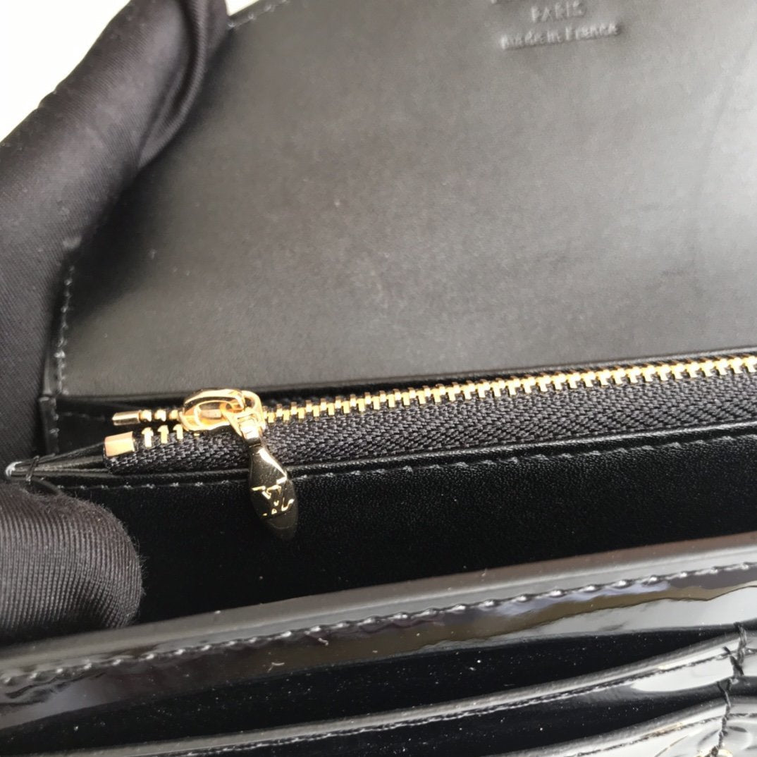 GLM - Top Quality Wallet LUV 006