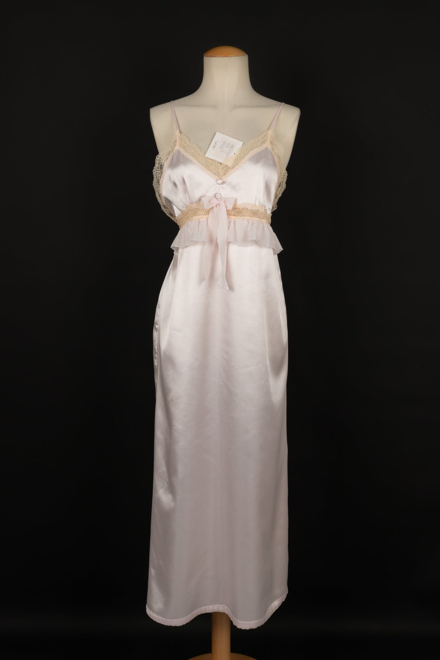 DÃƒÆ’Ã‚Â©shabillÃƒÆ’Ã‚Â© Nina Ricci