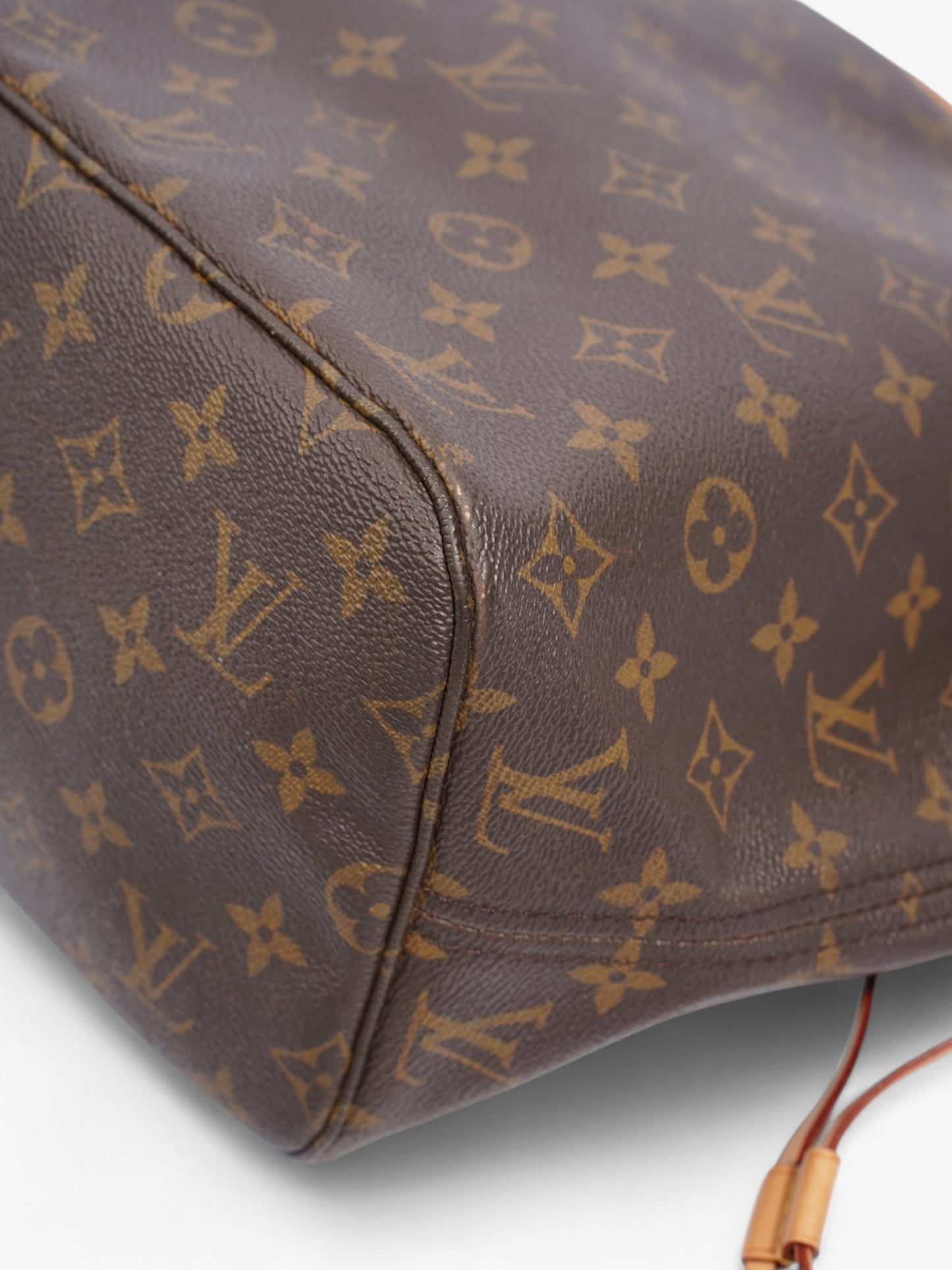 Louis Vuitton Neverfull Monogram Coated Canvas MM