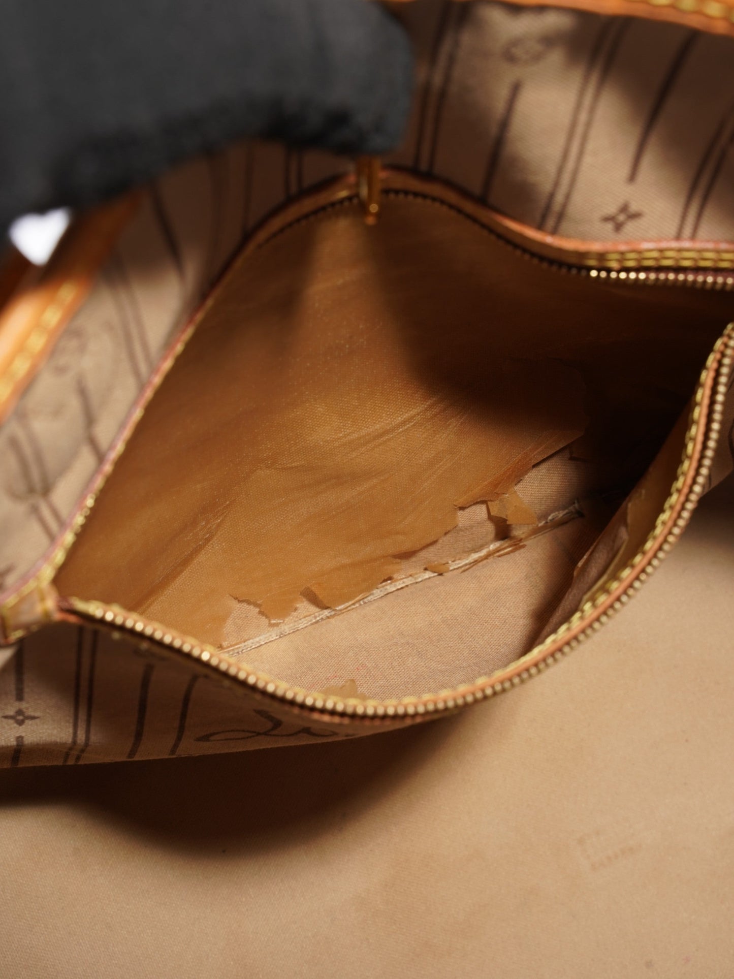 Louis Vuitton Neverfull Monogram Coated Canvas MM