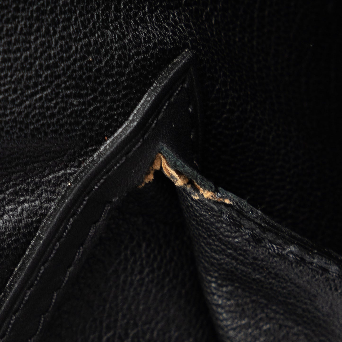 Black Louis Vuitton Cuir Obsession Lockit East-West Handbag