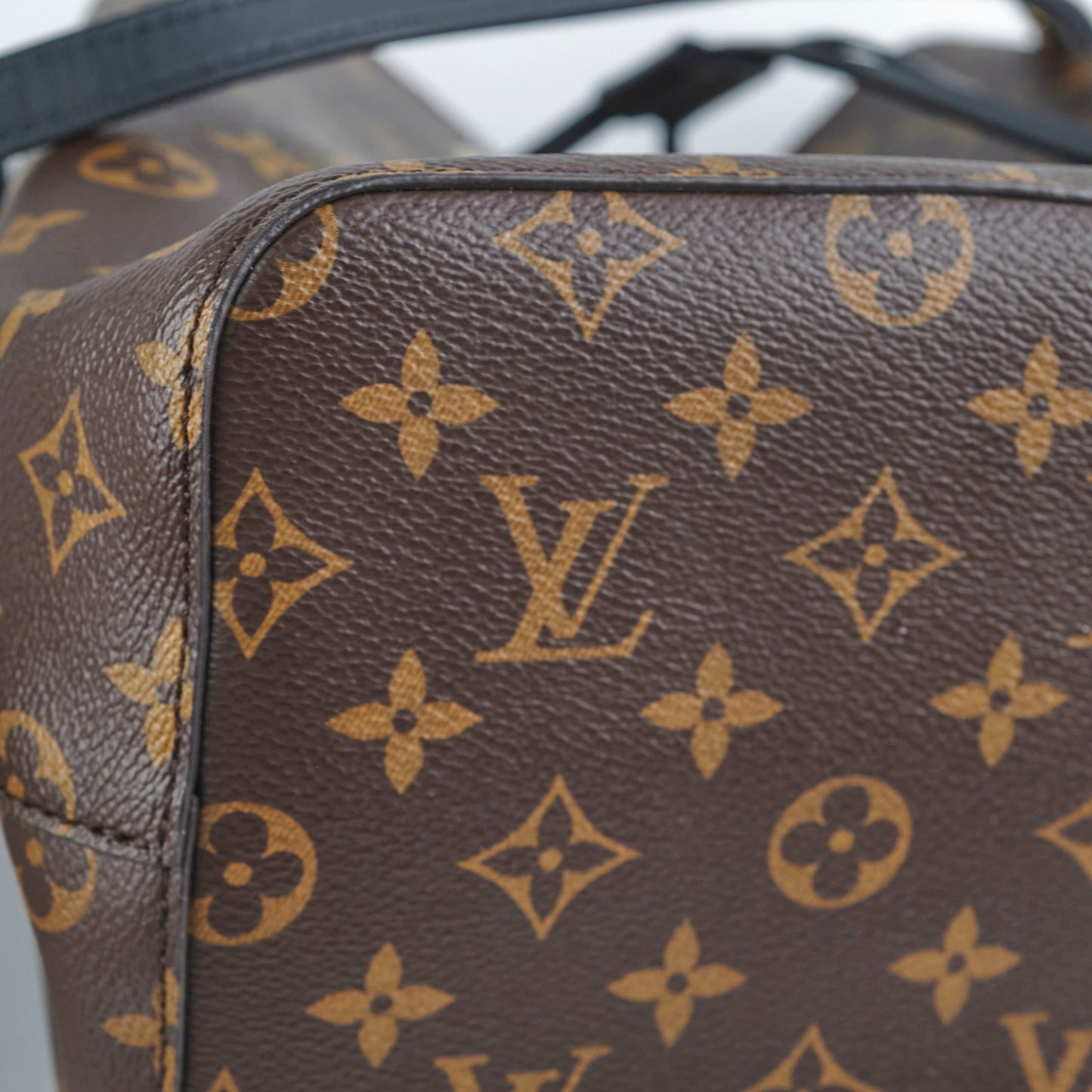 Louis Vuitton Neo Noe Monogram Black