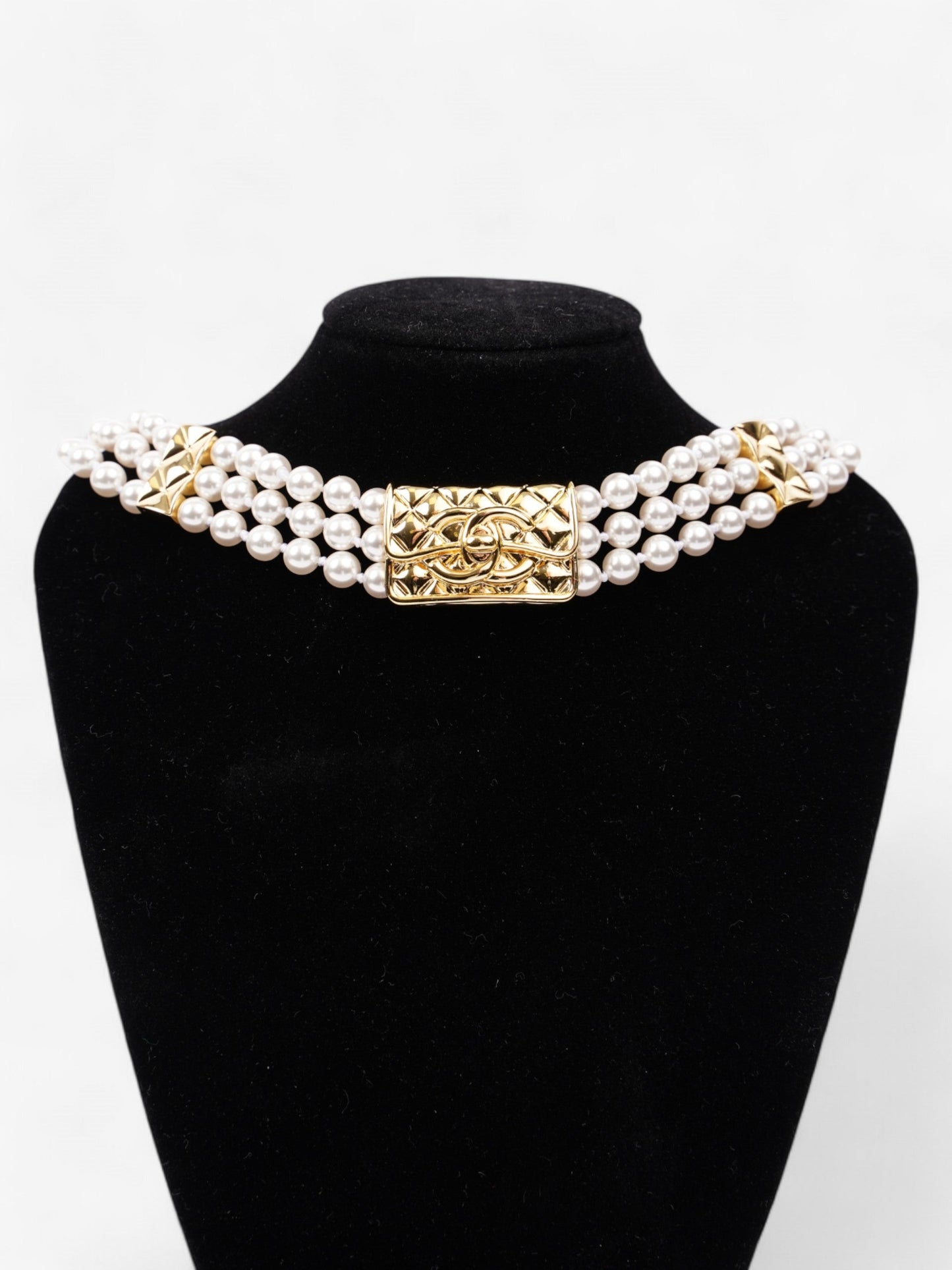 Chanel CC Pearl Chocker Pearl / Gold Faux Pearl