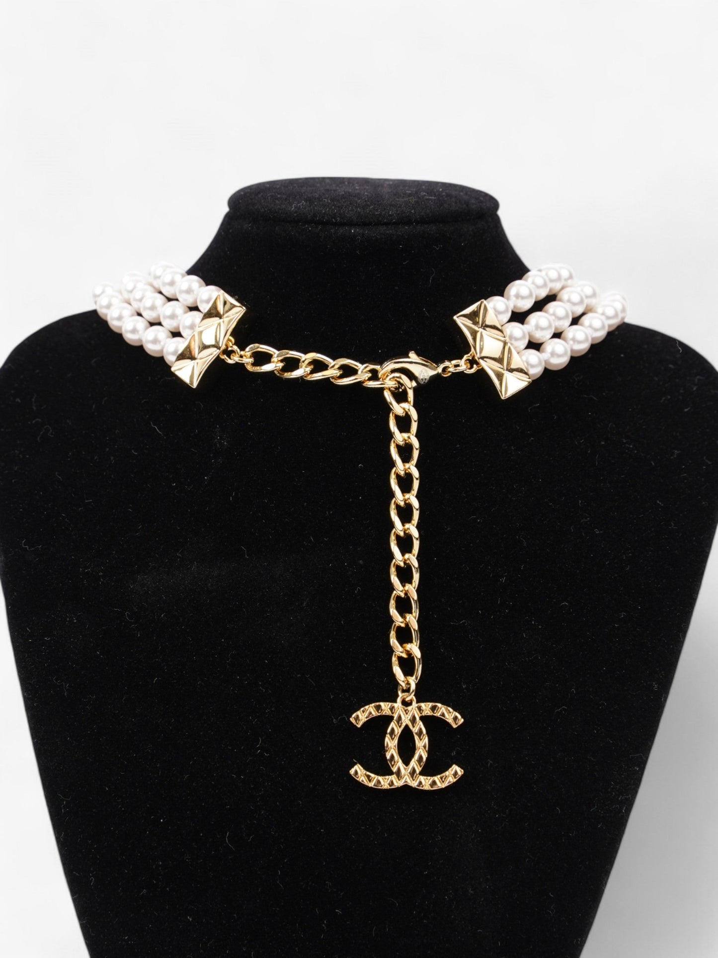 Chanel CC Pearl Chocker Pearl / Gold Faux Pearl