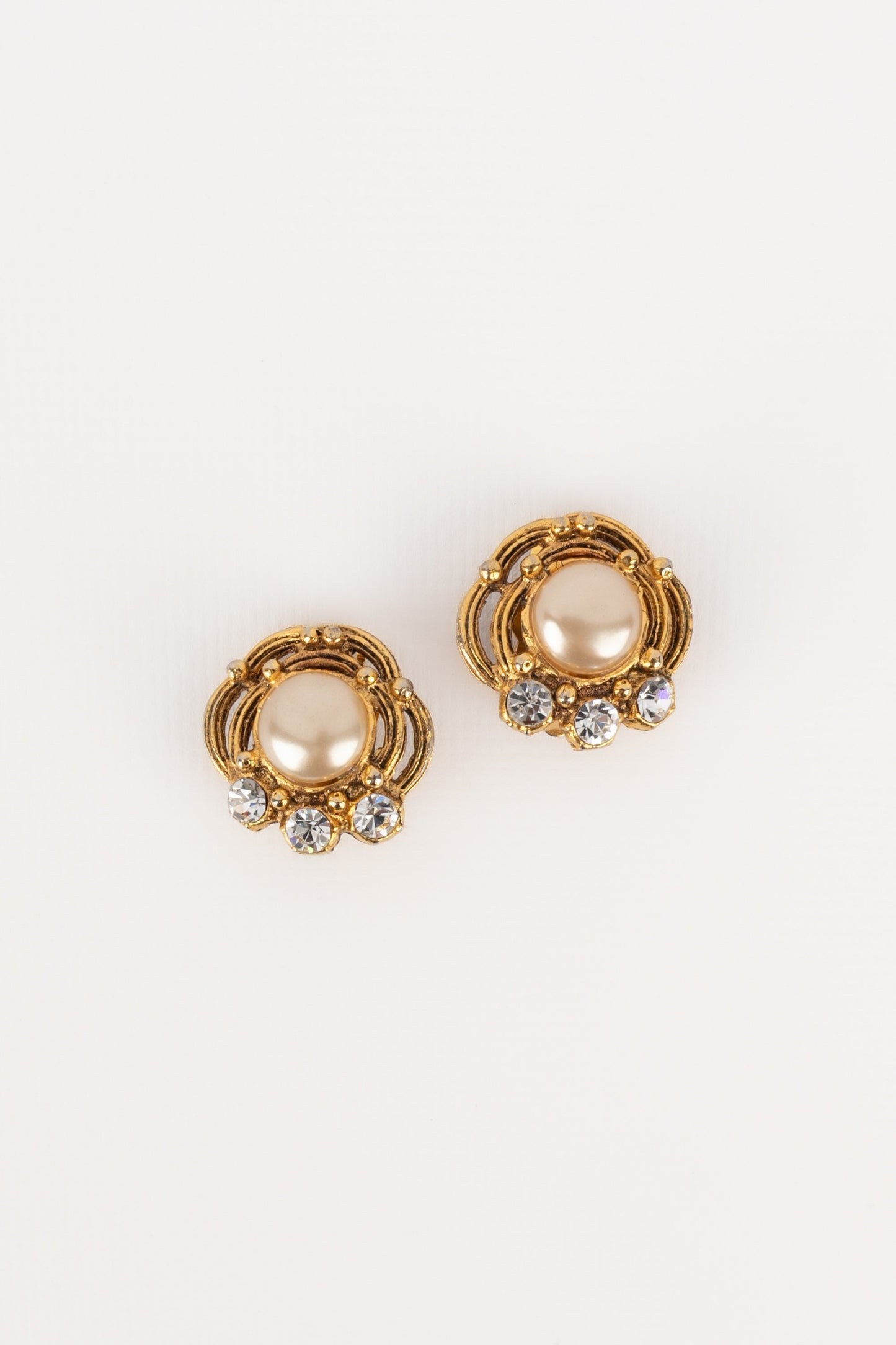 Boucles d'oreilles baroques Chanel