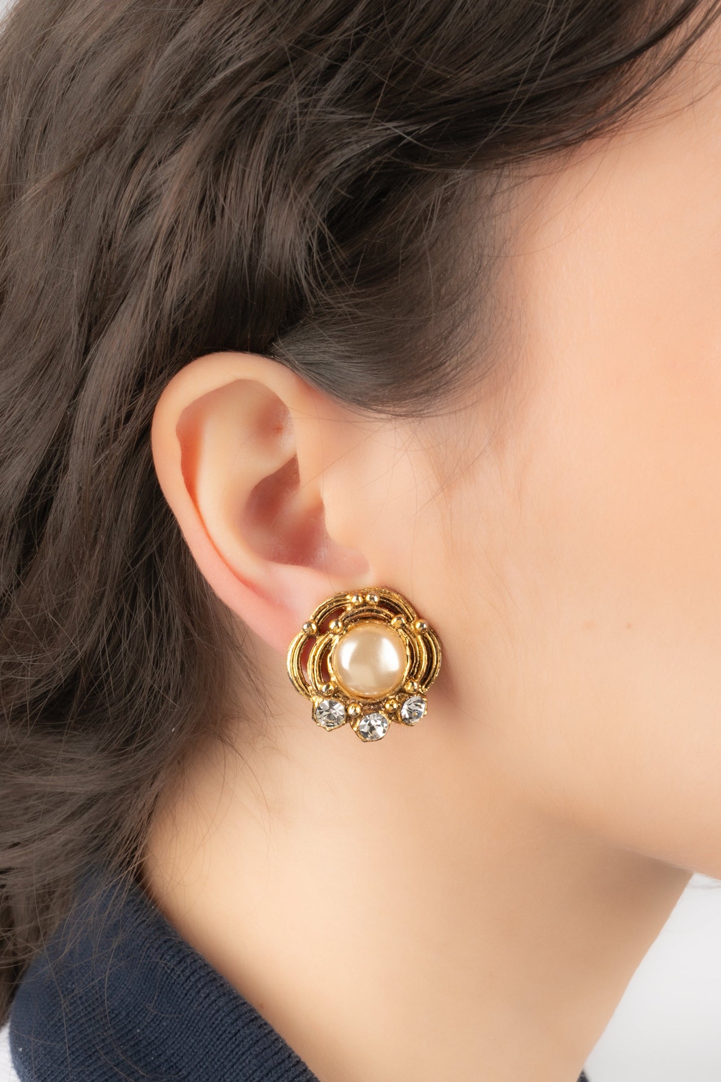 Boucles d'oreilles baroques Chanel