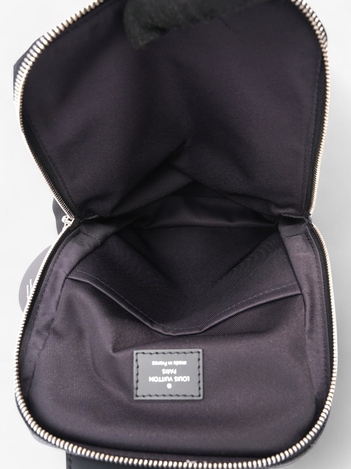Louis Vuitton Avenue Sling Bag Damier Graphite Canvas