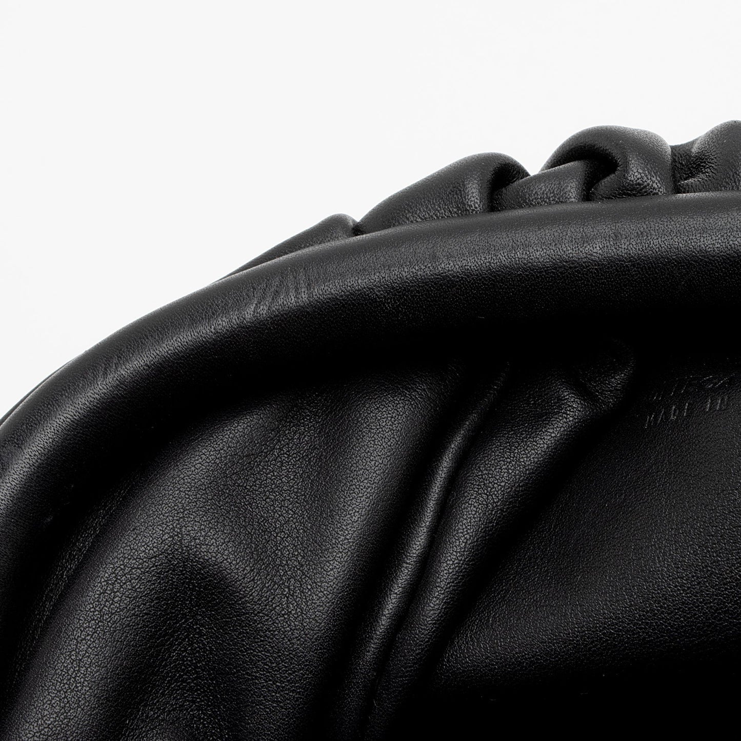 Bottega Veneta Calfskin Mini Pouch (SHF-B5fYeM)
