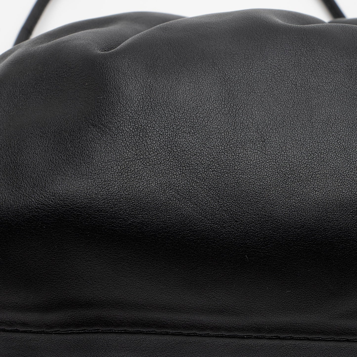 Bottega Veneta Calfskin Mini Pouch (SHF-B5fYeM)