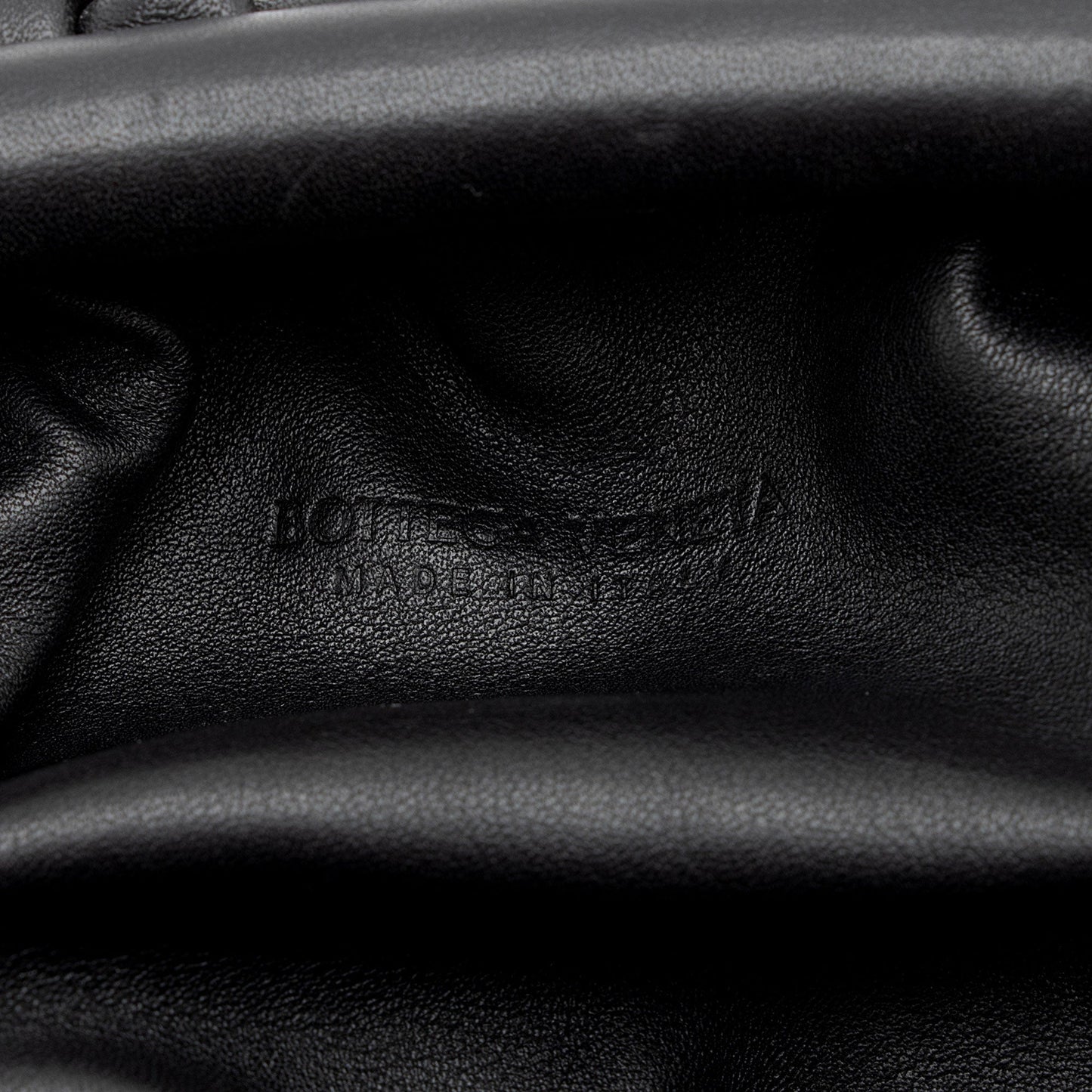 Bottega Veneta Calfskin Mini Pouch (SHF-B5fYeM)