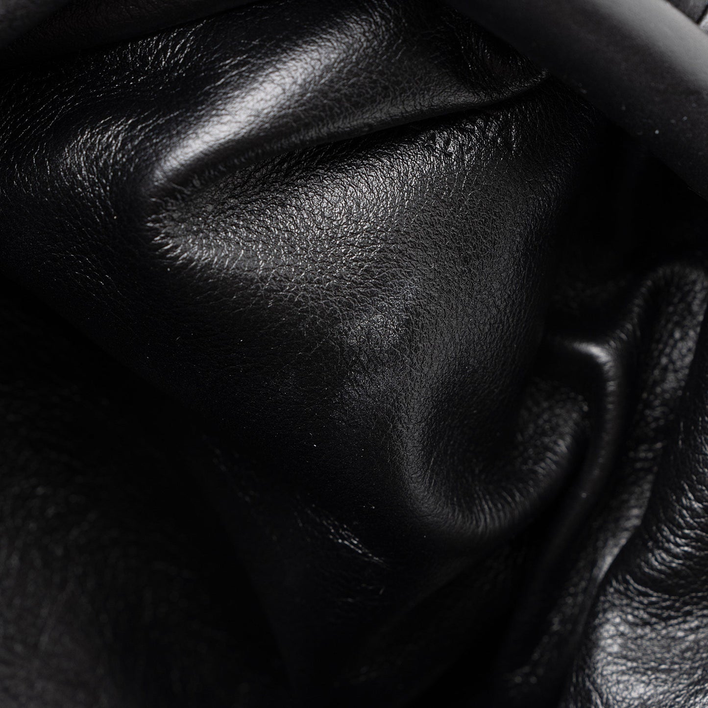 Bottega Veneta Calfskin Mini Pouch (SHF-MYjc4F)