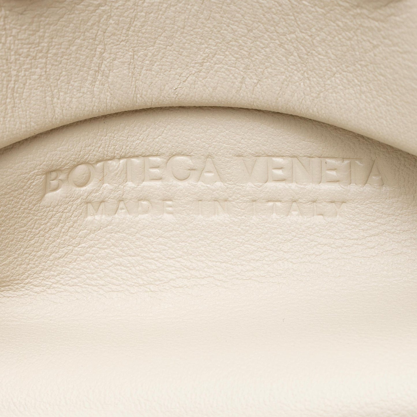 Bottega Veneta Calfskin The Chain Pouch - FINAL SALE (SHF-22839)