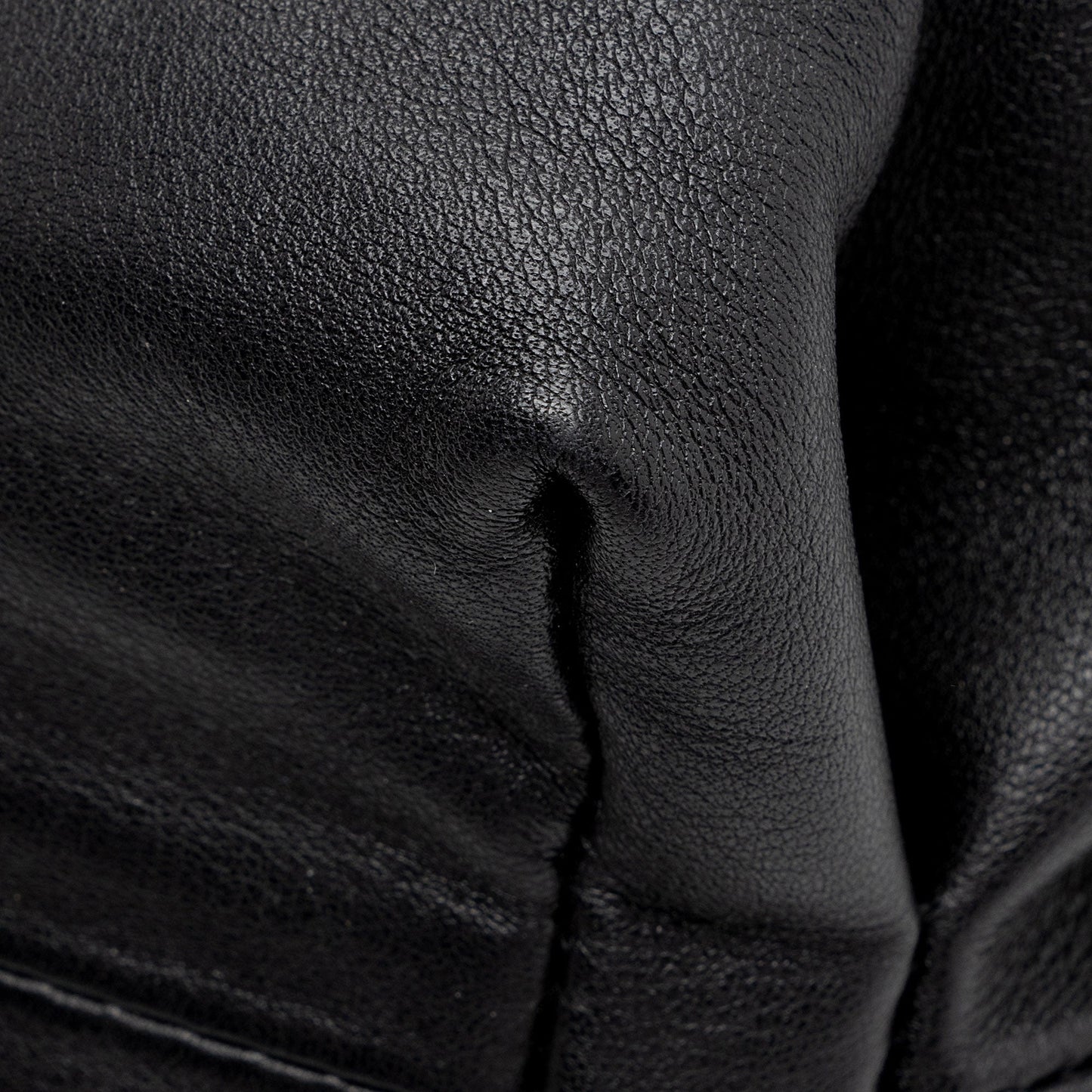 Bottega Veneta Calfskin The Chain Pouch (SHF-6ijP3Y)