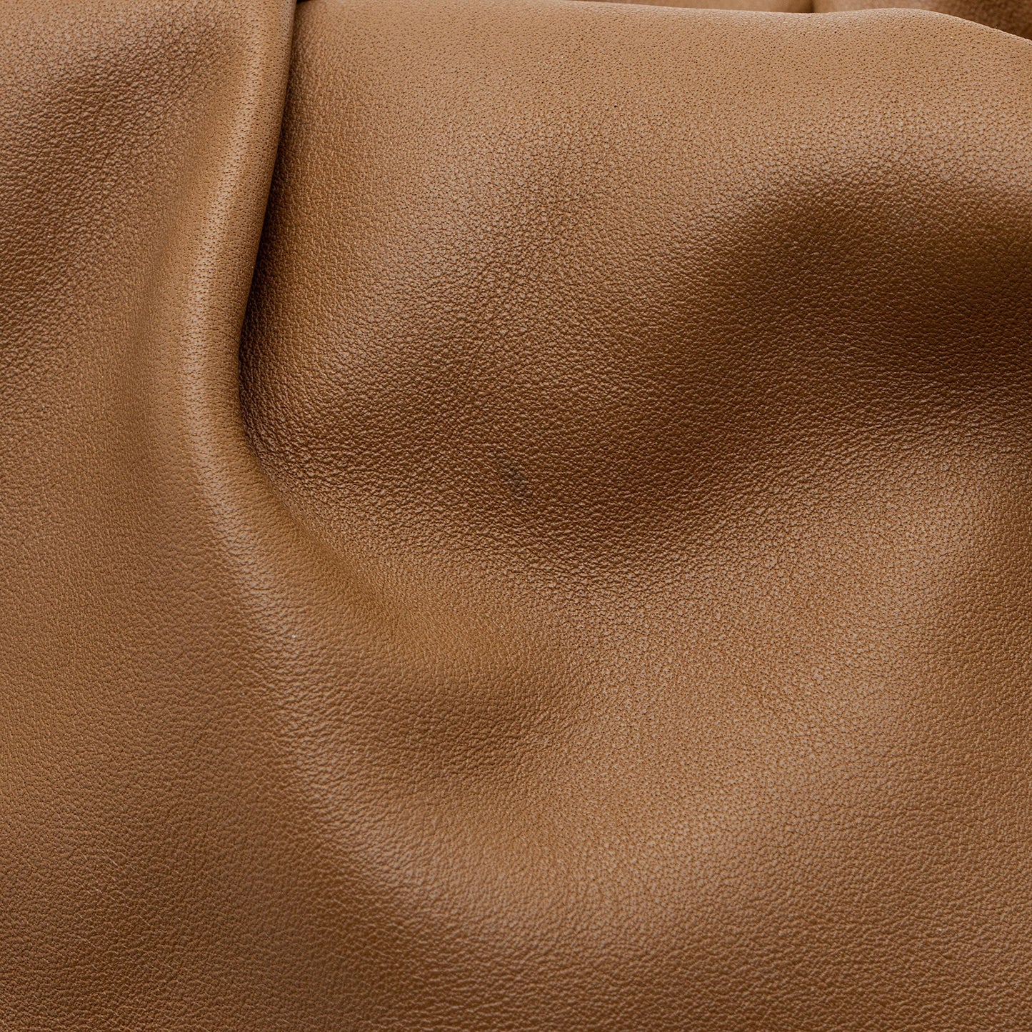 Bottega Veneta Calfskin The Chain Pouch (SHF-birXYM)