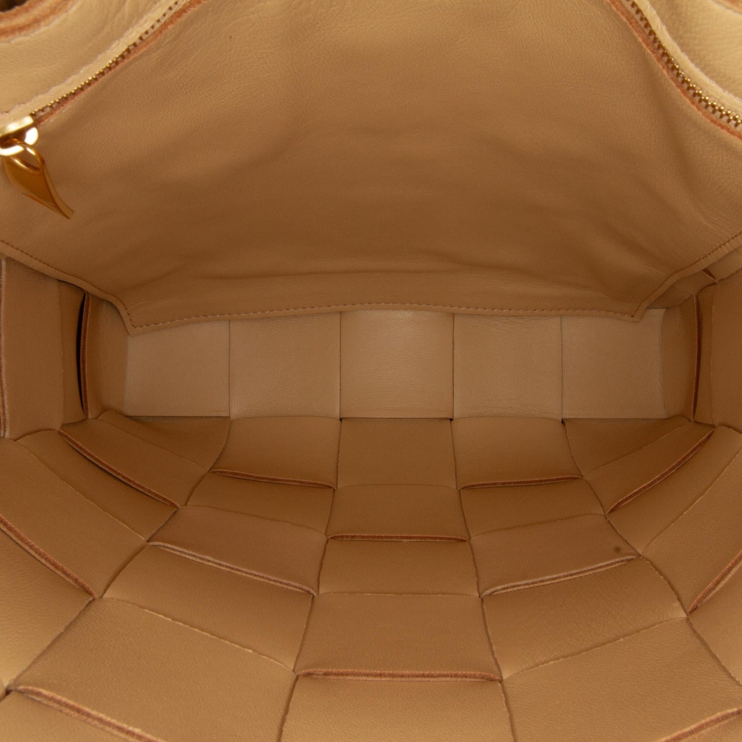Bottega Veneta Intrecciato Cassette Crossbody Bag (SHG-QUNXui)