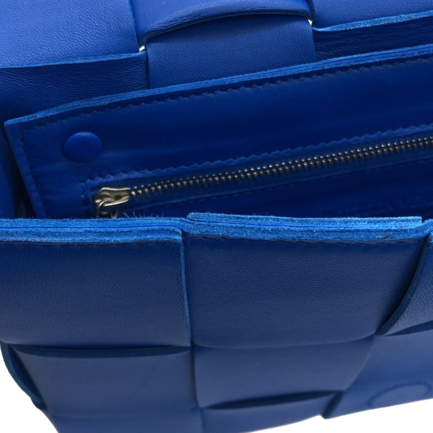 Bottega Veneta Intrecciato Cassette Crossbody (SHG-W1zLnP)