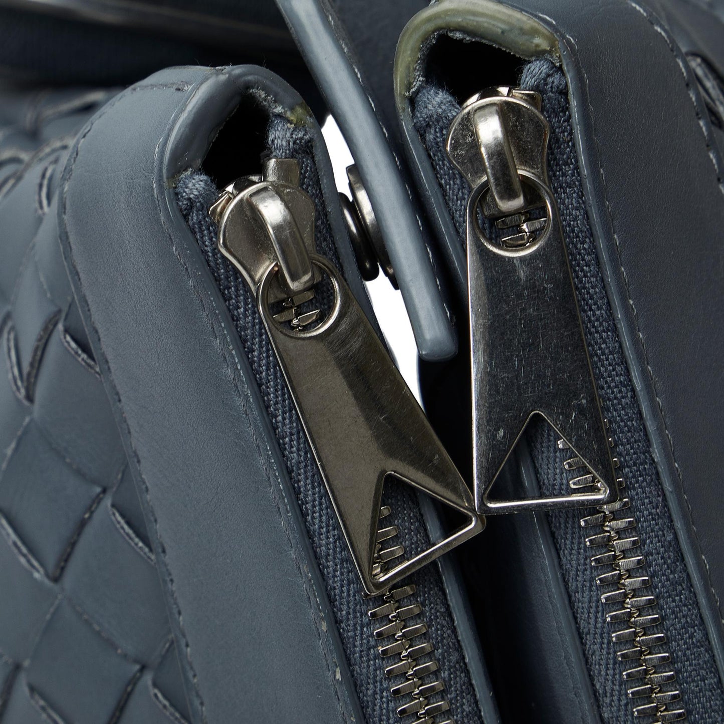 Bottega Veneta Intrecciato Duo Crossbody Bag (SHG-XOEqqw)