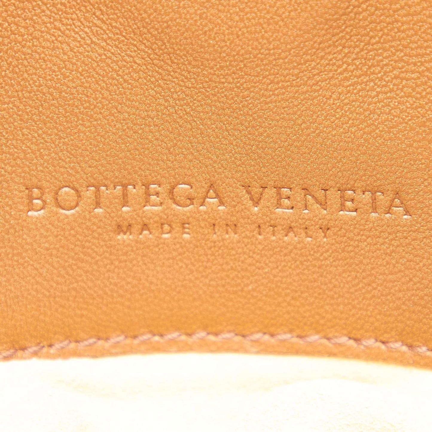 Bottega Veneta Intrecciato Leather Handbag (SHG-18825)