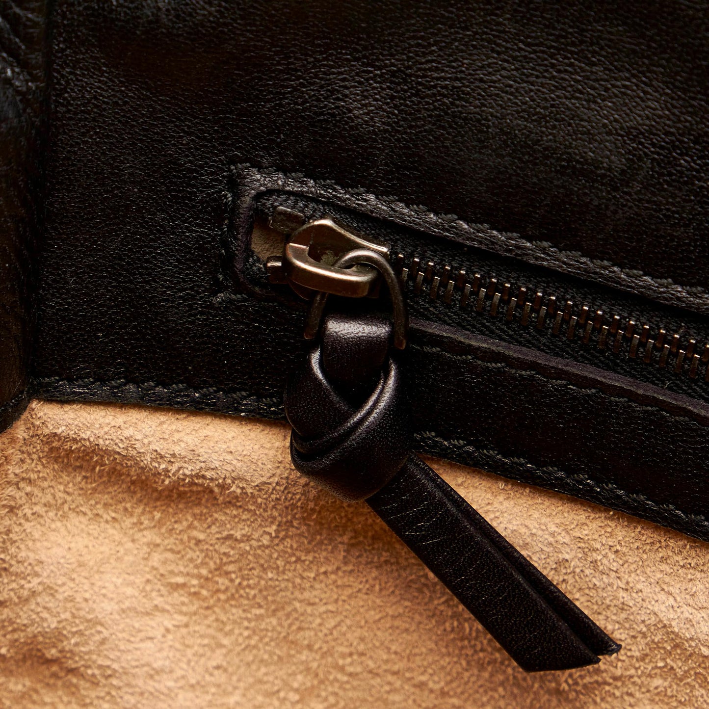 Bottega Veneta Intrecciato Leather Tote Bag (SHG-33094)