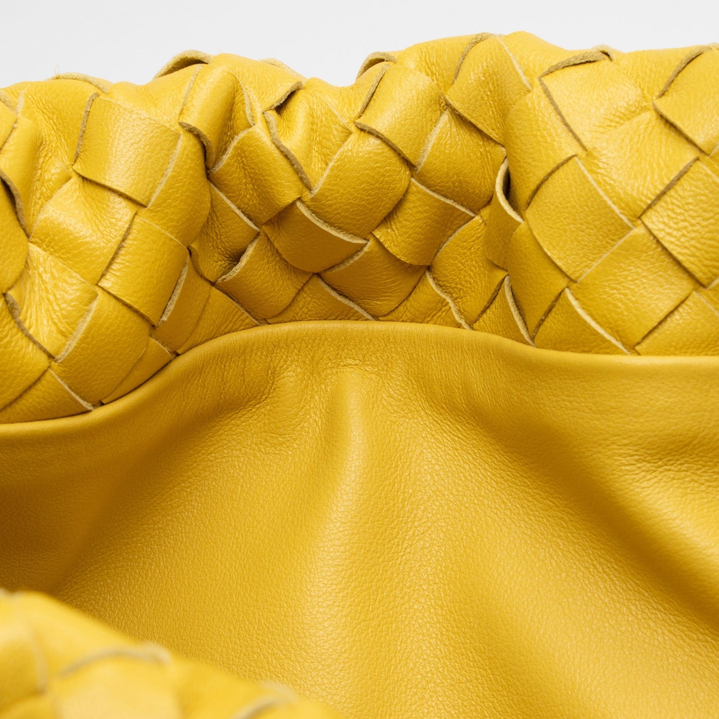 Bottega Veneta Intrecciato Nappa Bulb Shoulder Bag (SHF-0iUWsy)
